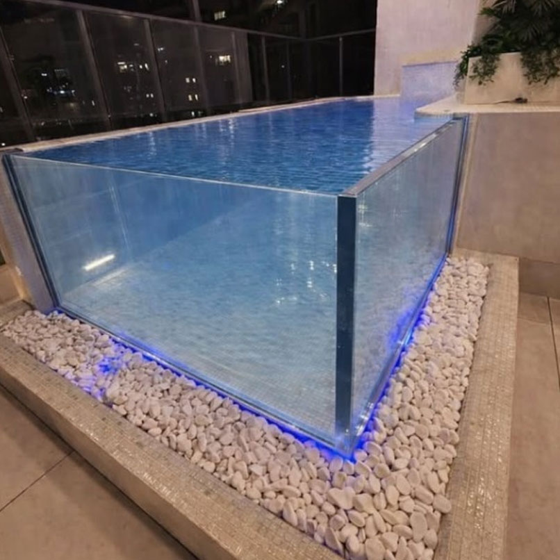 בריכה אקרילית לוקספול